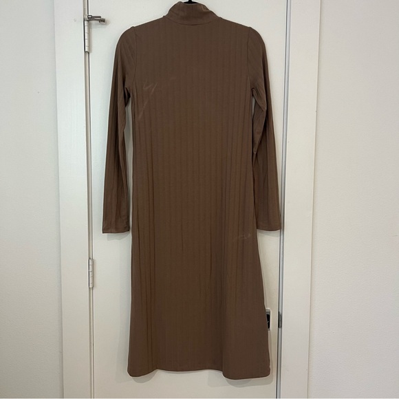 Vero Moda ribbed long sleeve midi dress in brown - Picture 9 of 10
